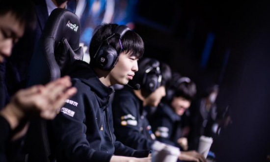 电竞世界杯DOTA2精彩回顾XG战队惊险晋级突围赛